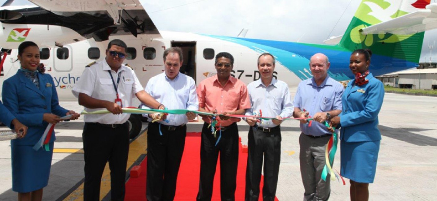 Ribbon cutting ceremony (from left): Captain Mervin Mondon, Chief Executive Officer Roy Kinnear, Vice President Danny Faure, Minister of Foreign Affairs and Transport and Chairman of Air Seychelles Joel Morgan, Minister of Tourism and Culture Alain St Ange
